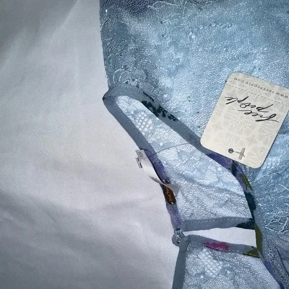 FREE PEOPLE BLOUSE - Picture 3 of 7